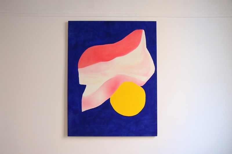 Dynamique du Contre Lisa Ouakil, Le ballon de Nana (soleil), huile sur toile, 116 x 89 cm, 2020, en écho à la nouvelle de F.S Fitzgerald _L_Étrange Histoire de Benjamin Button_