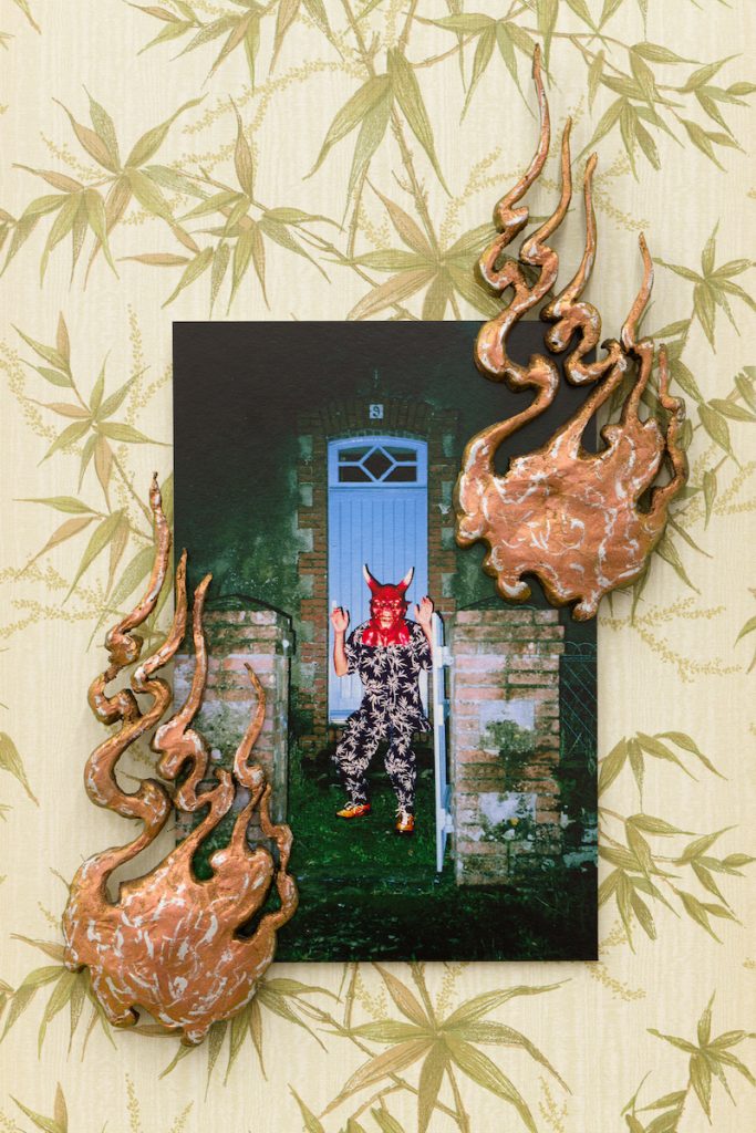 Kianuë Tran Kiêu, Entre l'éternel cauchemar et le paradis perdu, 2023, silver print glued on aluminum dibond, plywood, expanding foam, holographic paint, wallpaper, 52 x 66 cm, unique