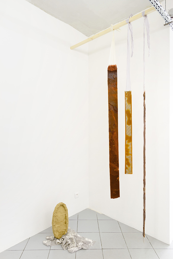 STRADDLE THE LINE BETWEEN FORM AND FUNCTION, galerie Jérôme Pauchant STRADDLE THE LINE BETWEEN FORM AND FUNCTION, galerie Jérôme Pauchant