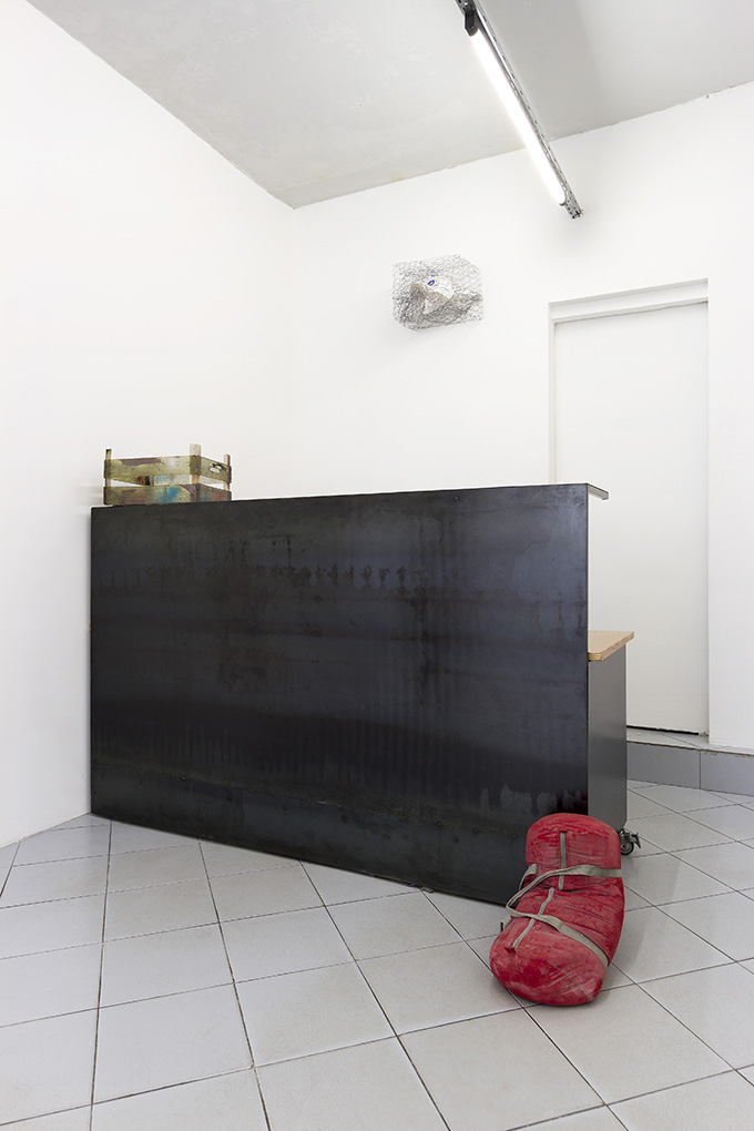 STRADDLE THE LINE BETWEEN FORM AND FUNCTION, galerie Jérôme Pauchant STRADDLE THE LINE BETWEEN FORM AND FUNCTION, galerie Jérôme Pauchant