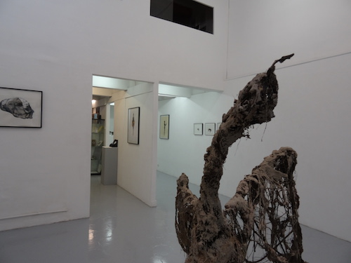 Lionel Sabatté, Echafaudages du quotidien, galerie Porte Avion © Point contemporain Lionel Sabatté, Echafaudages du quotidien, galerie Porte Avion © Point contemporain