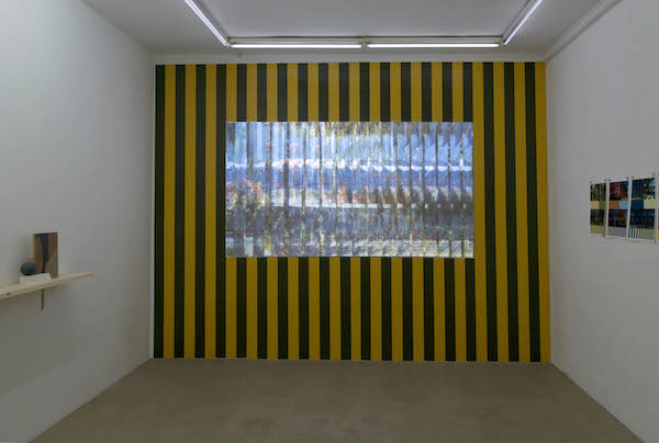 Ludovic Sauvage, Deux déserts, 2013-2015. Installation vidéo. 26’30. Édition de 3 (dont une avec coffret partitions) + 1EA. Courtesy of the artist and Galerie Escougnou-Cetraro