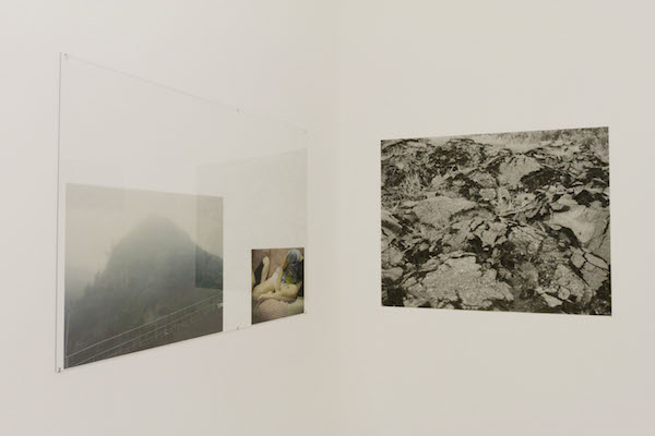 Rebekka Deubner, Des filles la mer une grotte, Courtesy Straat Galerie Marseille