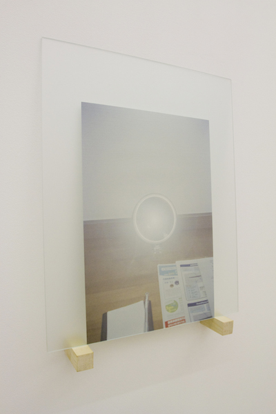 Rebekka Deubner, Des filles la mer une grotte, Courtesy Straat Galerie Marseille