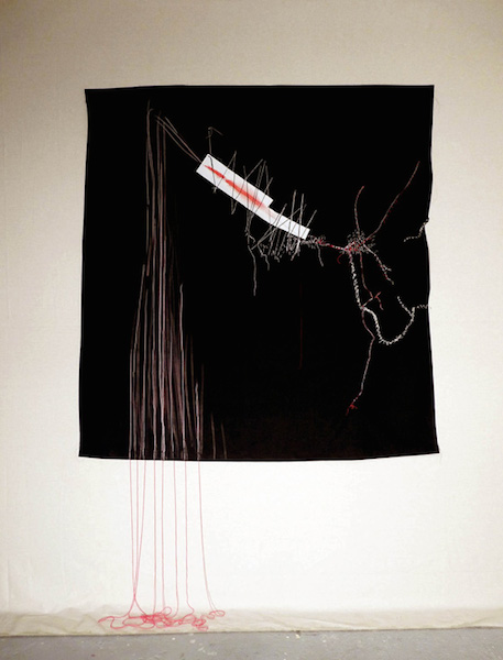 Lucie Picandet, Blessure, broderie sur toile, 160 x160 cm, 2013
