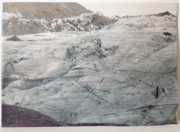 Juliette-Andrea Elie, Le paradoxe de l'archifossile Dessin en embossement et photographie imprimée sur papier Pergamano, ©J-A.Elie