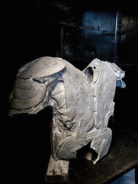 Shoulder pad, 2015. Béton - Matériaux divers Vue de l'exposition Battlefield, Eden, Caroline du nord, USA 
