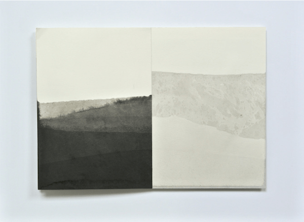 Série « Soak», encre de chine sur papier, 2015. Crédit : Emilie Duserre