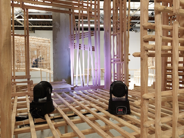 Vue d'exposition, La redite en somme, ne s'amuse pas de sa répétition singulière de Sara Favriau - Galerie Wilson - Palais de Tokyo