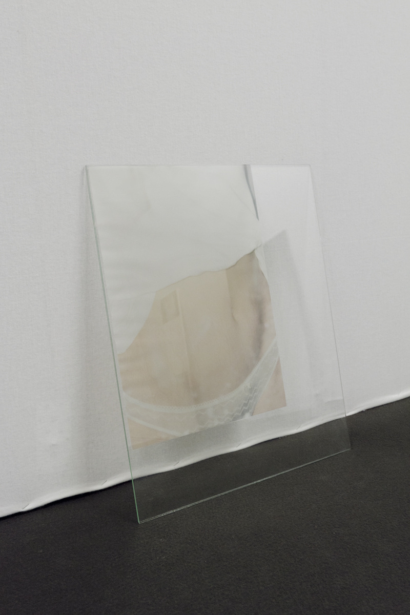 White Trash - stand des éditions Point Contemporain - YIA Art Fair #06 Bruxelles avril 2016. Photo : Rebekka Deubner