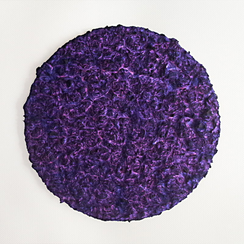 YIA ART FAIR #07 (Paris, Le Carreau du Temple). Mathieu Roquigny, Hobergine, 2015, 100cm. Papier toilette imbibé d'encre et projeté sur la surface (Courtesy Galerie Pop Up, Amiens)