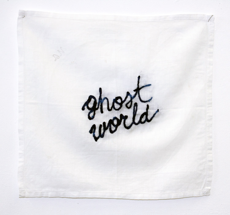 Les pleurs de l'Aube - Ghost World, 2016, broderie sur mouchoir.