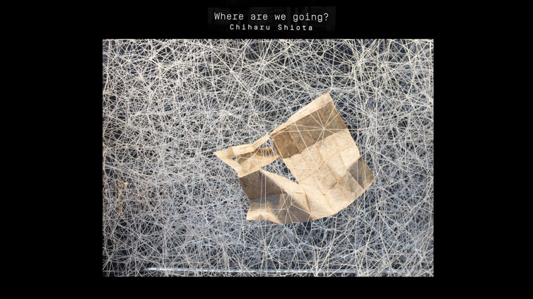 Chiharu Shiota, Where are we going ? Vitrine - Le Bon Marché Rive Gauche Paris.