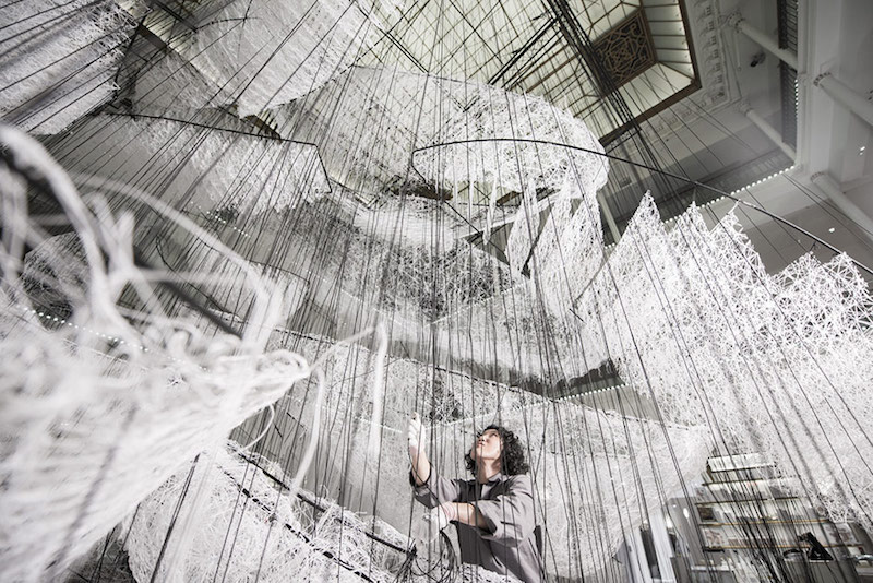 Chiharu Shiota, Where are we going ? Le Bon Marché Rive Gauche Paris. Making Of - Photo : Gabriel de la Chapelle