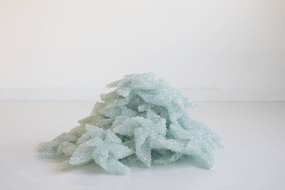 Wilfried Nail, tout reste incertain où évoqué, 2014 70 x 90 x 90 cm ( variable dimensions ) borken glass, polymethylmethacrylate