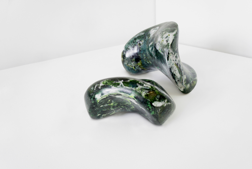 Célia Nkala, SHELLS, 2017. cire naturelle - dimensions variables