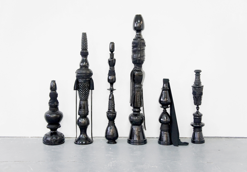 Célia Nkala, TRIBALITES, 2016. Céramique tissu résine de 60 x 160 cm