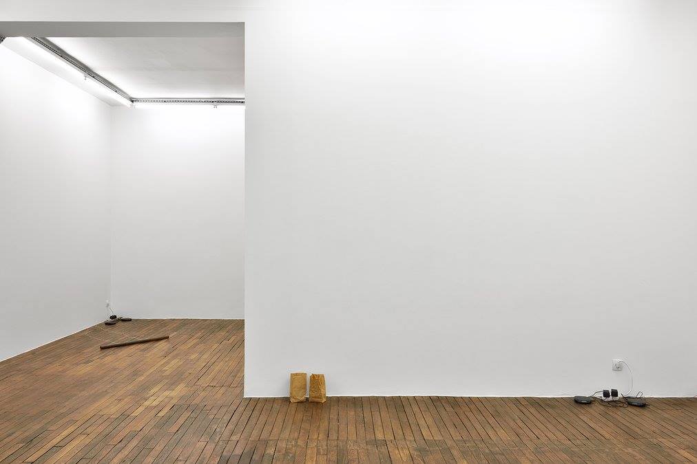 "Music in a Corner - Early Works" by Rolf Julius crédit photo : Rebecca Fanuele. Courtesy Galerie Thomas Bernard - Cortex Athletico.
