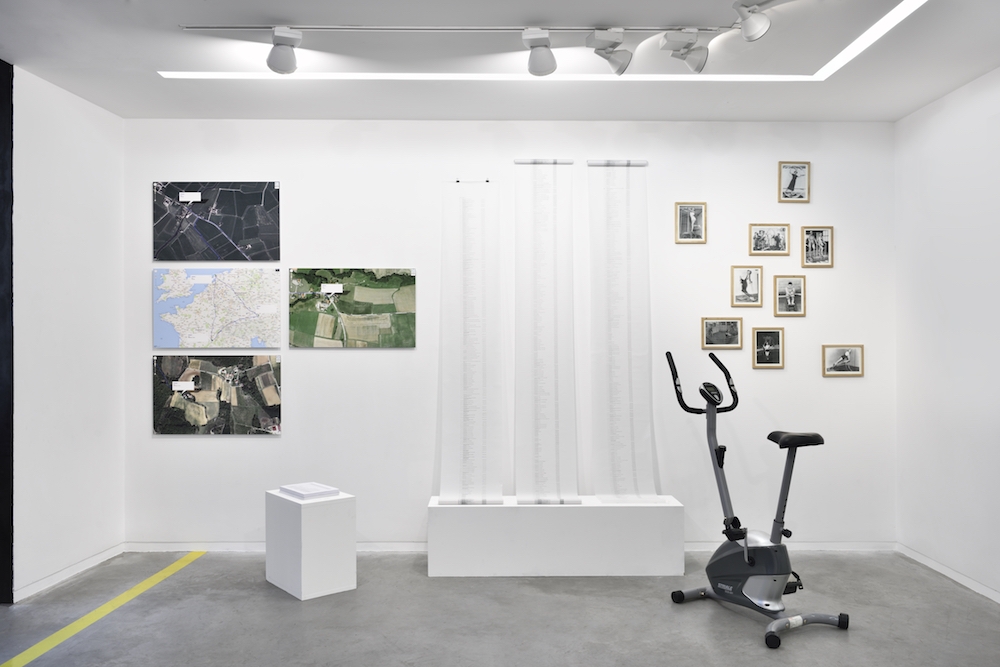 Vues de l'exposition Mapping At Last (Galerie Eric Mouchet), 2017 Émilie Akli, Benoît Billiotte, Maxime Bondu, Armelle Caron, Pierre Chevron, Rémi Dal Negro, Julien Discrit, Juliette Feck, Bérénice Lefebvre, Thierry Liegeois, Florent Morellet, Golnaz Payani, Capucine Vever