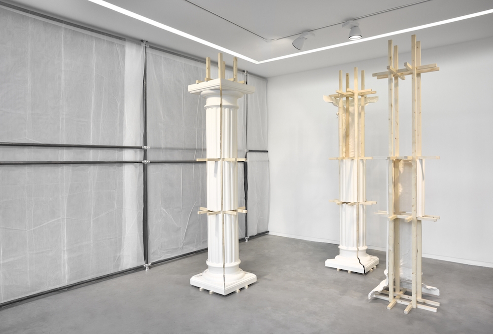 Vue de l'exposition Re/ productions (Galerie Eric Mouchet) 2016 Carte blanche à Cyril Zarcone