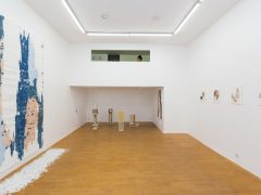 Manoela Medeiros, Falling walls, Double V Gallery Marseille [EN DIRECT DE L’EXPOSITION]