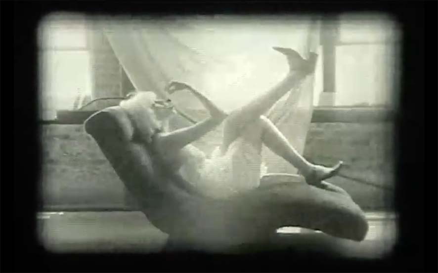 Shannon Plumb Rattles and Cherries, 2004 Super 8 transféré en vidéo digital