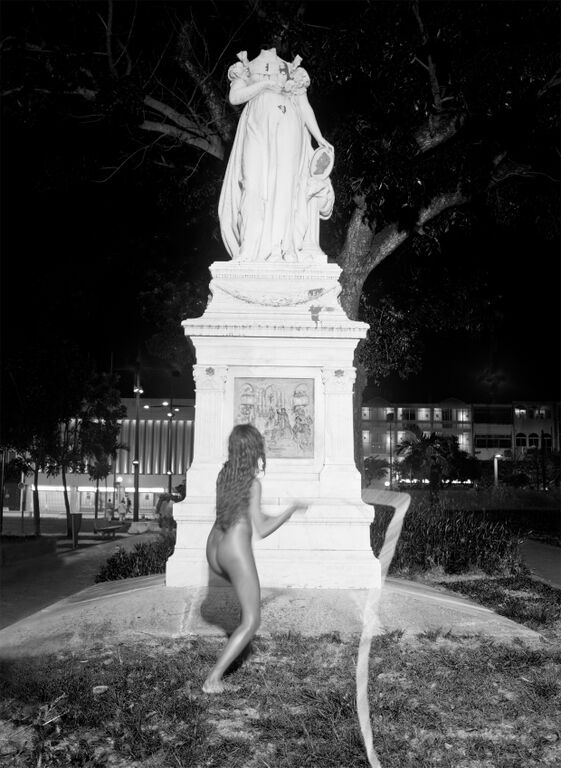 Sarah Trouche, Flogging Joséphine, Fort-de-France (Martinique), 2012.