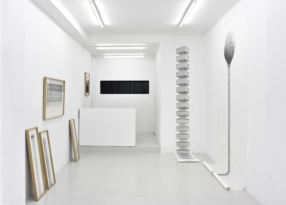 Châteaux d'eau Œuvres réalisées avec le soutien de la fondation Moonens. • série de dessins au graphite sur papier Arches et rouleaux de papier Bolloré, dim. variables. Vue de l'exposition personnelle "Eléphants blancs", Under Construction Gallery, Paris, mars-avril 2017 Photos ©Rebecca Fanuele / ©Isabelle Scotta