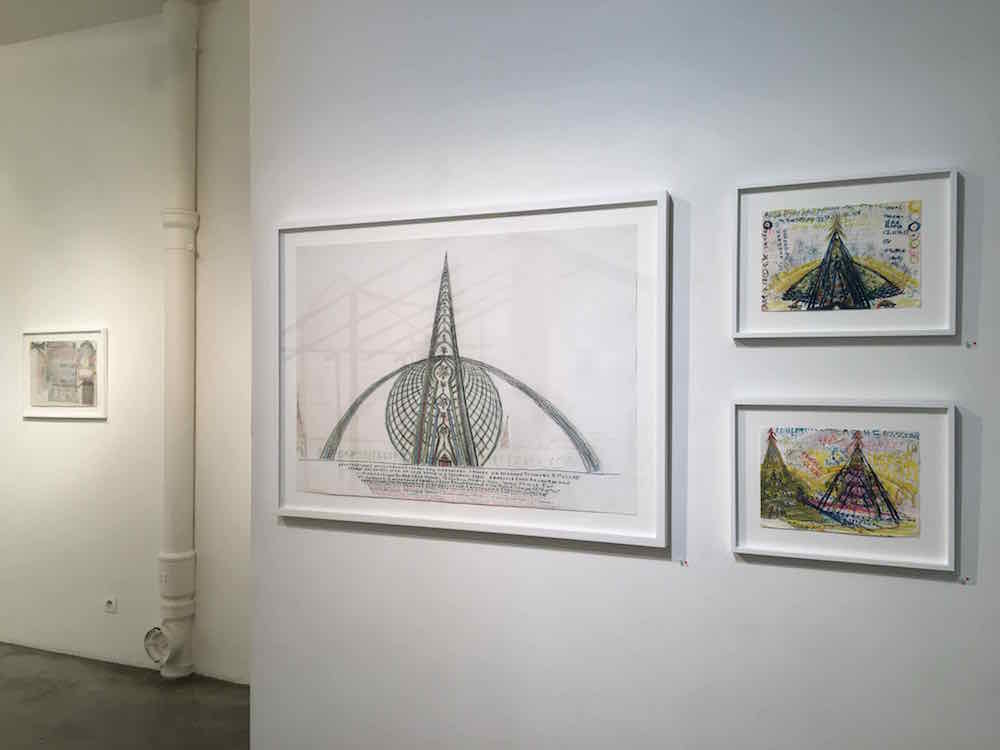 Vue de l'exposition Hétérotopies – architectures habitées, Galerie Christian Berst art brut Paris. Photo Point contemporain