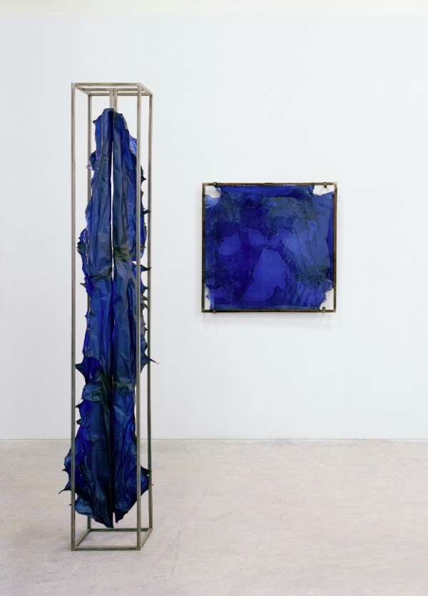 Amandine Guruceaga, So Wet Blue, 2017, Transparent leather, steel, 265 x 39 x 39 cm Phyllo Navy, 2017, Transparent leather, steel, resin, 118 x 113 x 3 cm. Photo credits: Alexandre Guirkinger
