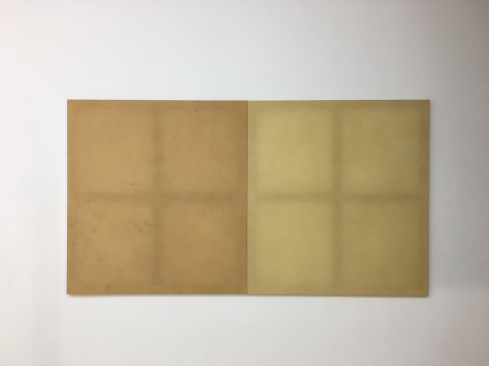 Olivier Kosta-Théfaine, Neuilly-Sarcelles (2017). Diptyque monochrome. Courtesy artiste et Galerie Rabouan Moussion.