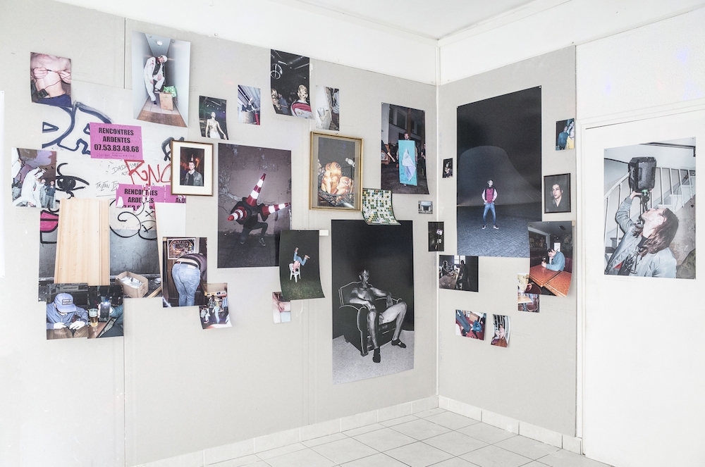 Robin Lopvet, vue d'exposition La ballade des dépendances inhabituelles, Capsule Galerie Rennes