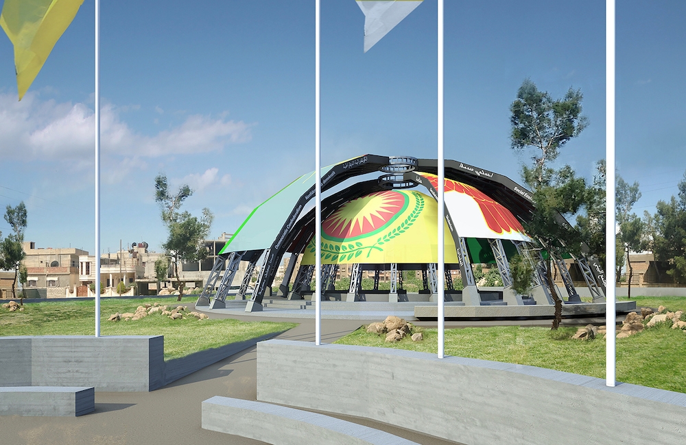 La Démocratie Auto-Gérée de Rojava et le Studio Jonas Staal New World Summit - Rojava 2015 - 2018 Installation Techniques mixtes Dimensions variables Courtesy de la Démocratie Auto-Gérée de Rojava et du Studio Jonas Staal