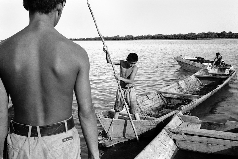 Claudine Doury, Peuples de Sibérie, Les Barques, 1997. Courtesy artiste et de La Galerie Particulière Paris