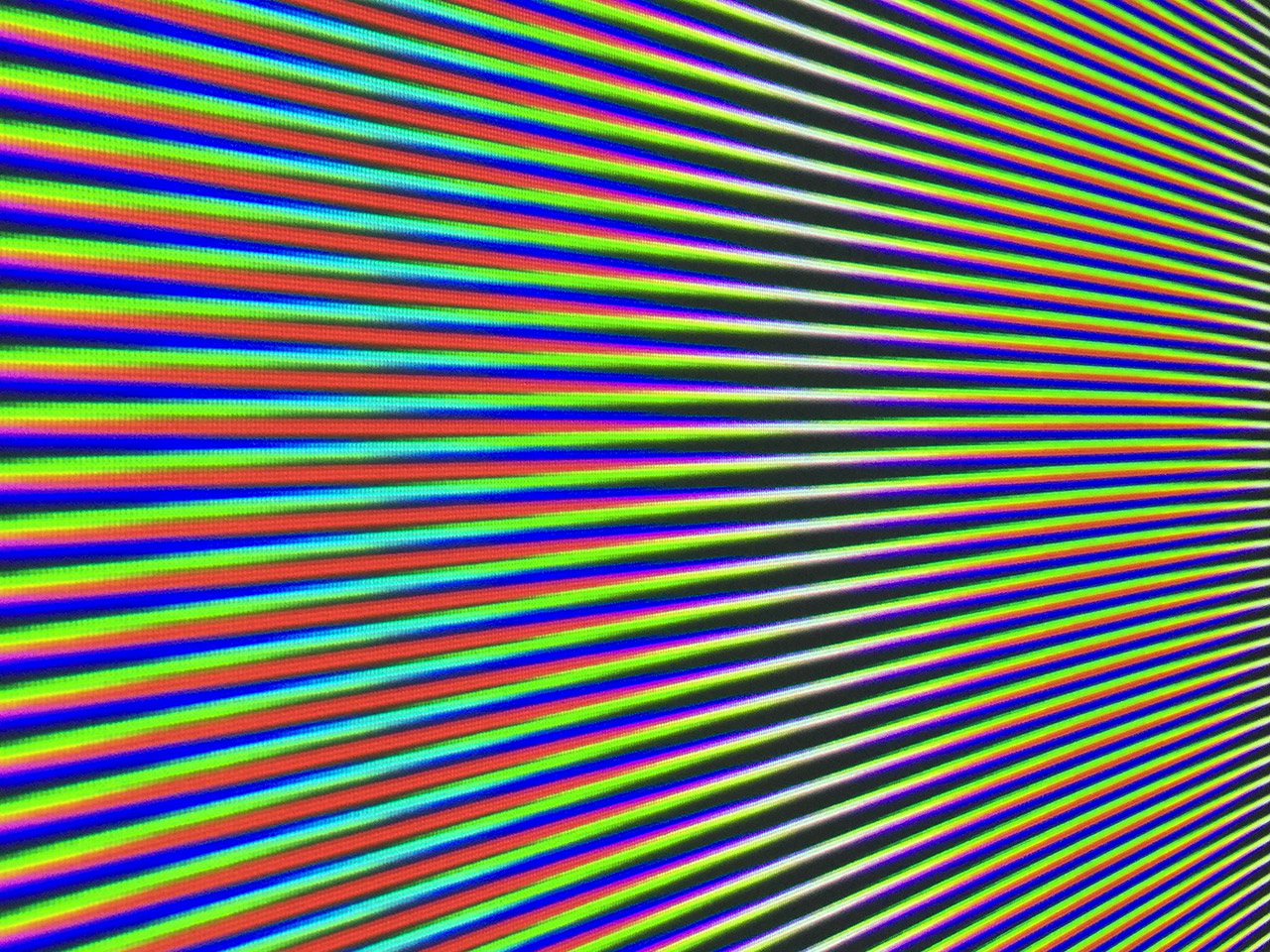 Tomek Jarolim, Continuum, 2017. Installation générative et contemplative (programme dédié, ordinateurs, vidéoprojecteurs), dimensions variables. Courtesy artiste.