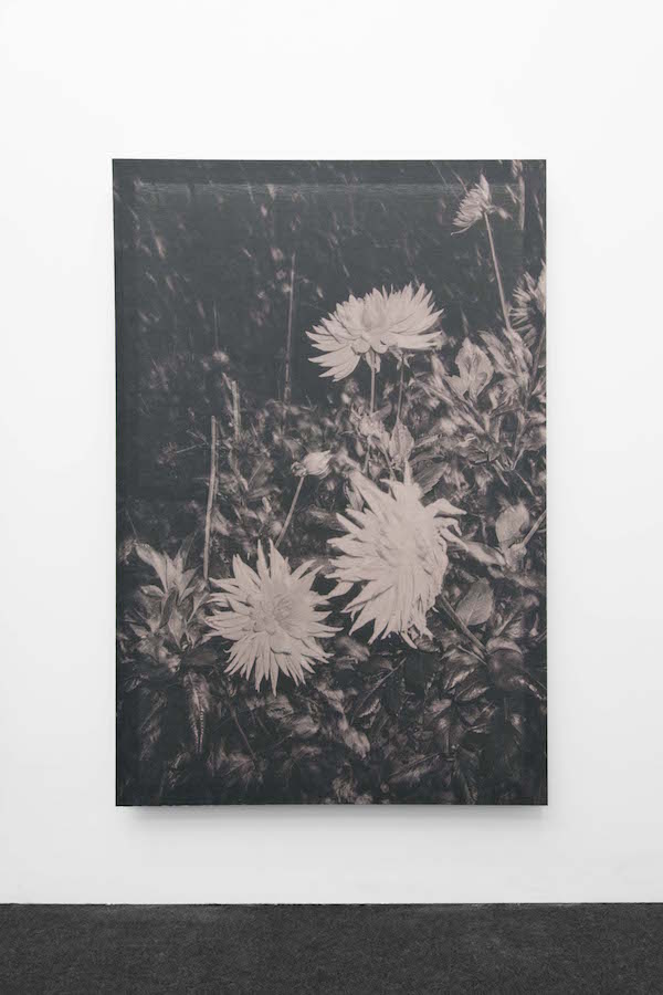 Floriane Michel, Chez les voisins, 2019. Oil paint and uv print on linen, 120 x 180 cm