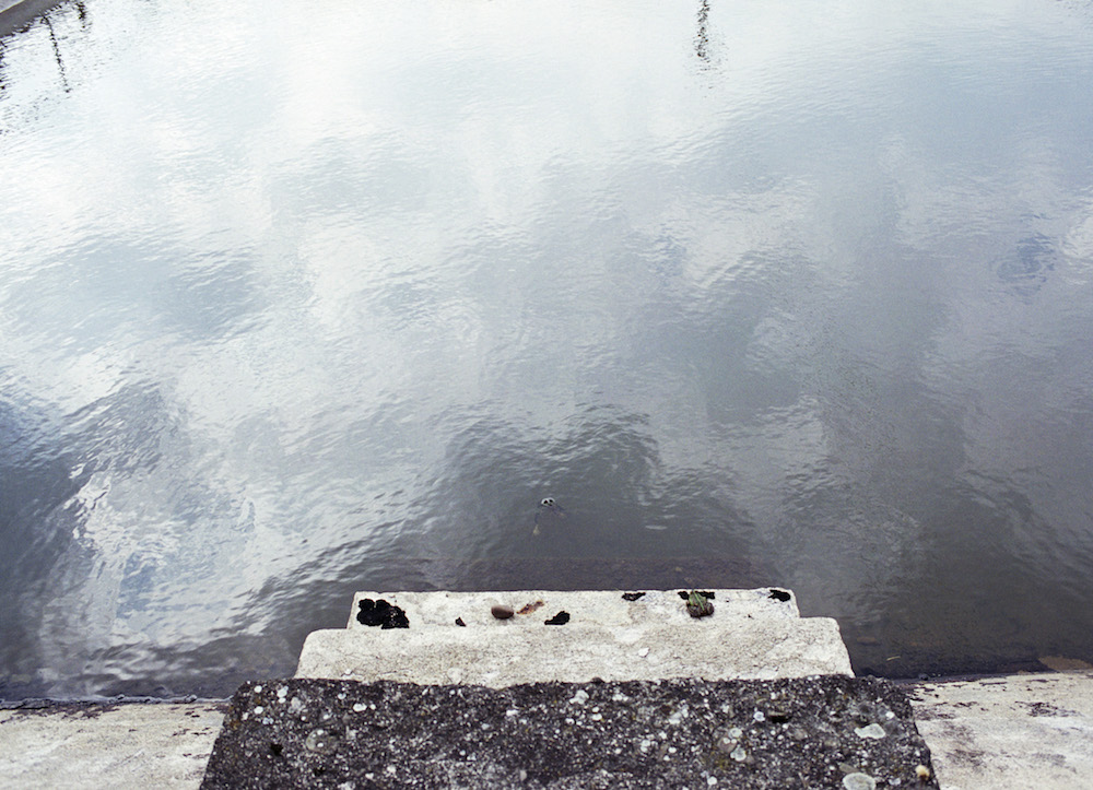 Natacha Nisic, Réservoir 1 de la série : Effroi, 2004. FNAC 06-529, Centre national des arts plastiques. © ADAGP, Paris, 2018 / Cnap / Photo : Natacha Nisic.