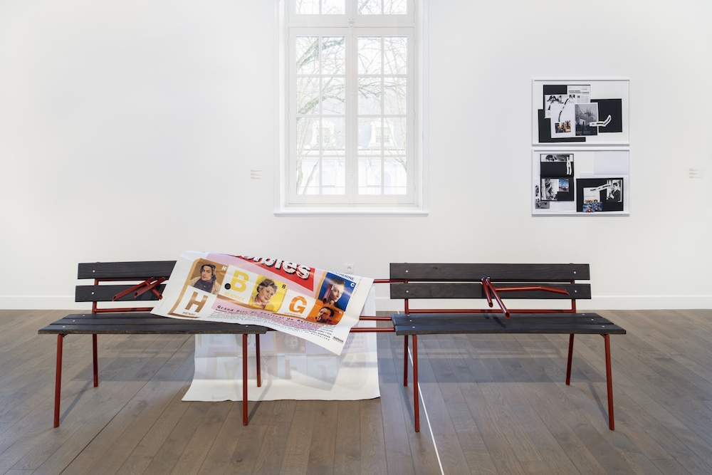 Raphaël Rossi Séance vespérale, 2019 Tubes acier, glycéro, bois, affiche de film Courtesy de l’artiste Exposition PLEIN JEU #2 - Frac Champagne-Ardenne