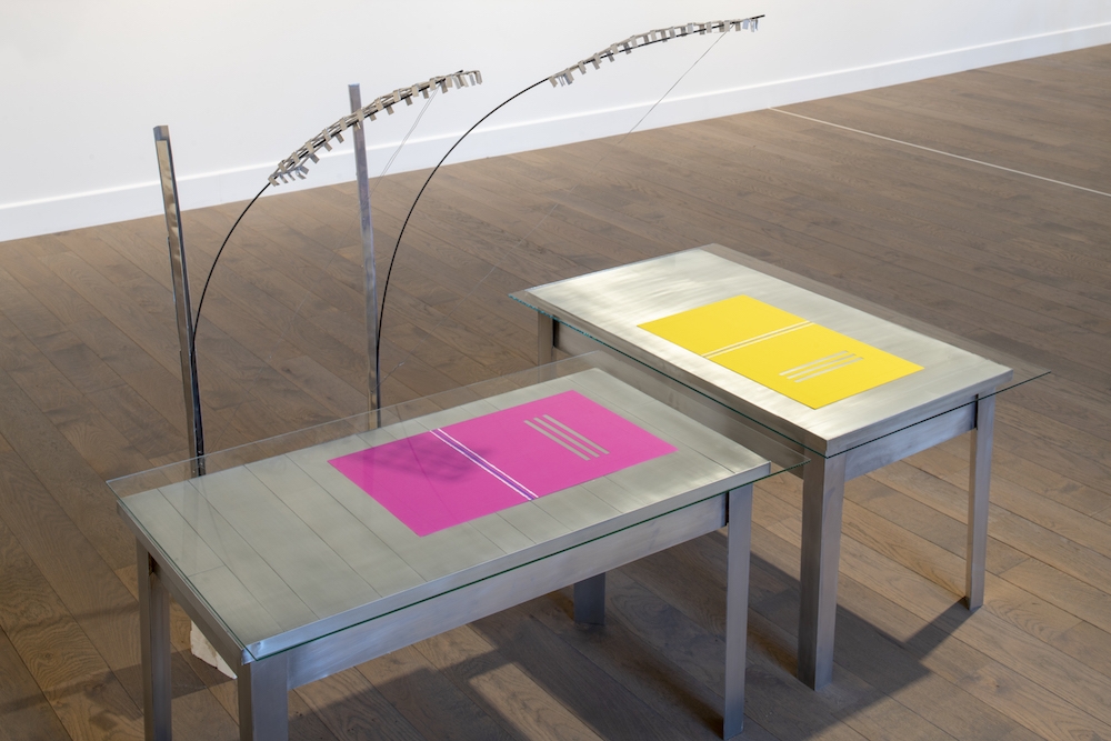 Camille Besson Conjugaison impossible, 2019 Aluminium, plâtre, verre, tige carbone, fil de fer, dessin au pastel et au crayon sur papier Courtesy de l’artiste Exposition PLEIN JEU #2 - Frac Champagne-Ardenne