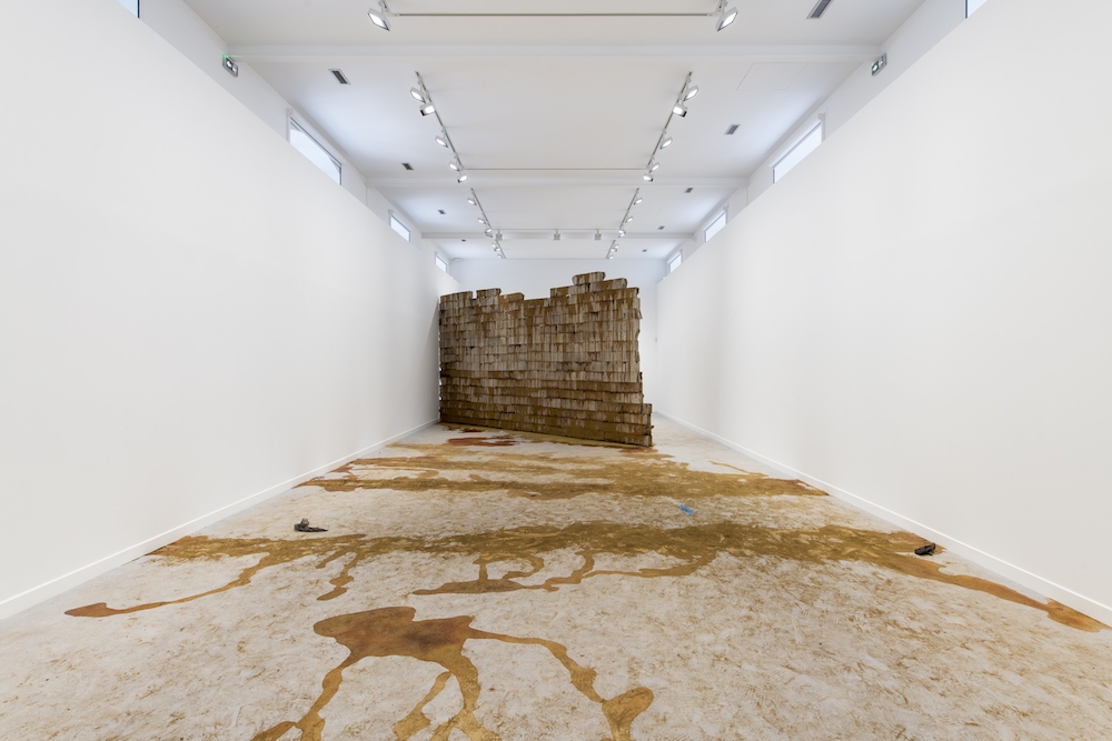 Ouassila Arras, Déplacement, 2018. Vue de l'exposition Plein Jeu #2 FRAC Champagne-Ardenne du 23 janvier au 21 avril 2019. Photo Martin Argyroglo
