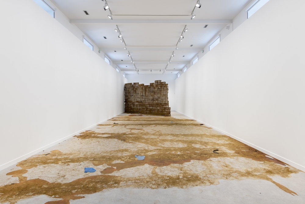 Ouassila Arras, Déplacement, 2018. Vue de l'exposition Plein Jeu #2 FRAC Champagne-Ardenne du 23 janvier au 21 avril 2019. Photo Martin Argyroglo