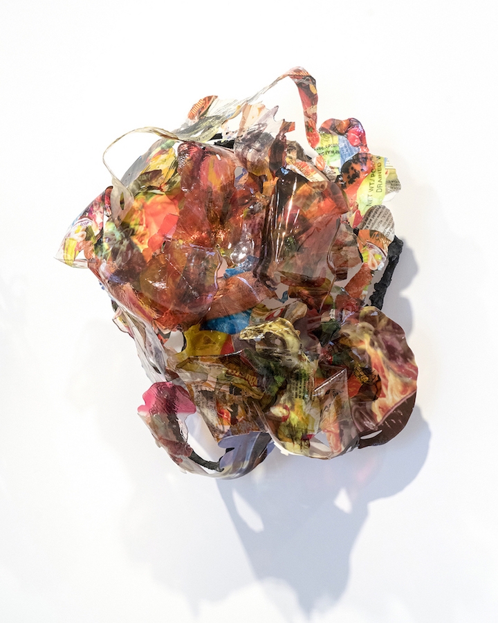 Victor Vaysse Backgrounds, 2019 Résines , transfert d’image Courtesy de l’artiste Exposition PLEIN JEU #2 – Frac Champagne-Ardenne. Photo Martin Argyroglo