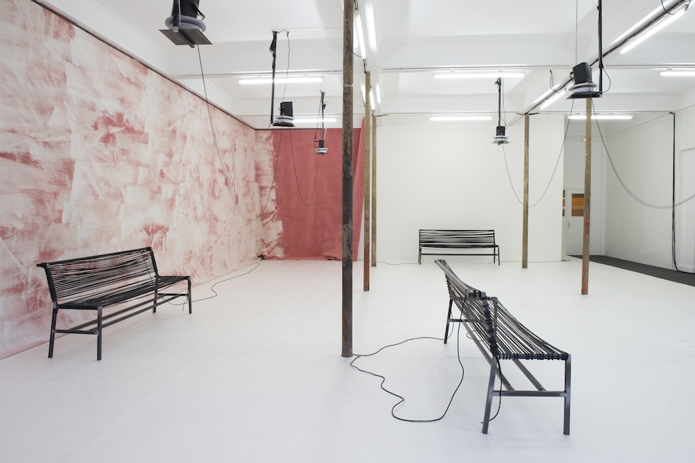 Vue d'exposition Anne Le Troter, Parler de loin ou bien se taire, du 1er février au 21 avril 2019, Le Grand Café Saint-Nazaire. Photo Marc Domage
