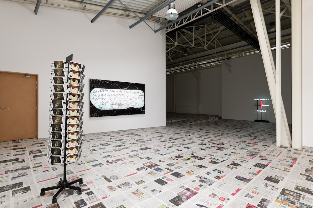 Vue de l'exposition "Les printemps seront silencieux" de Claire Fontaine au Confort Moderne - Poitiers