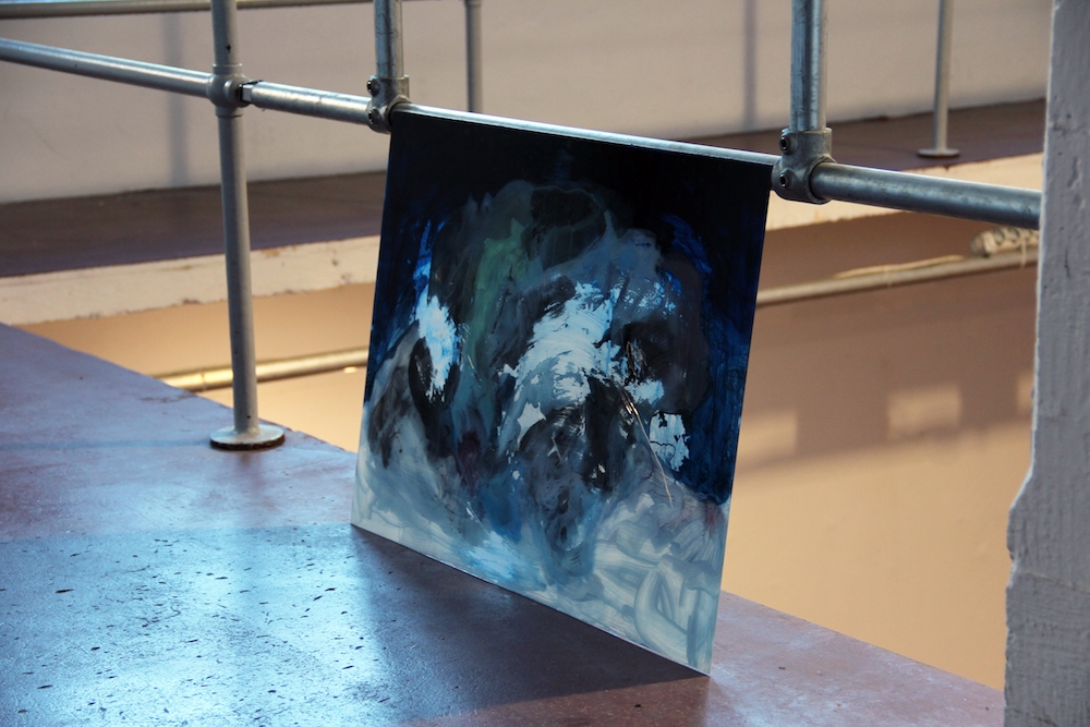 Damien Caccia, F ond perdu (peinture de nuit) , 2019, verre, peinture
