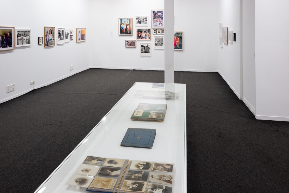 Exposition Tom Wood. Mères, filles, sœurs curatée par Martha Kirszenbaum