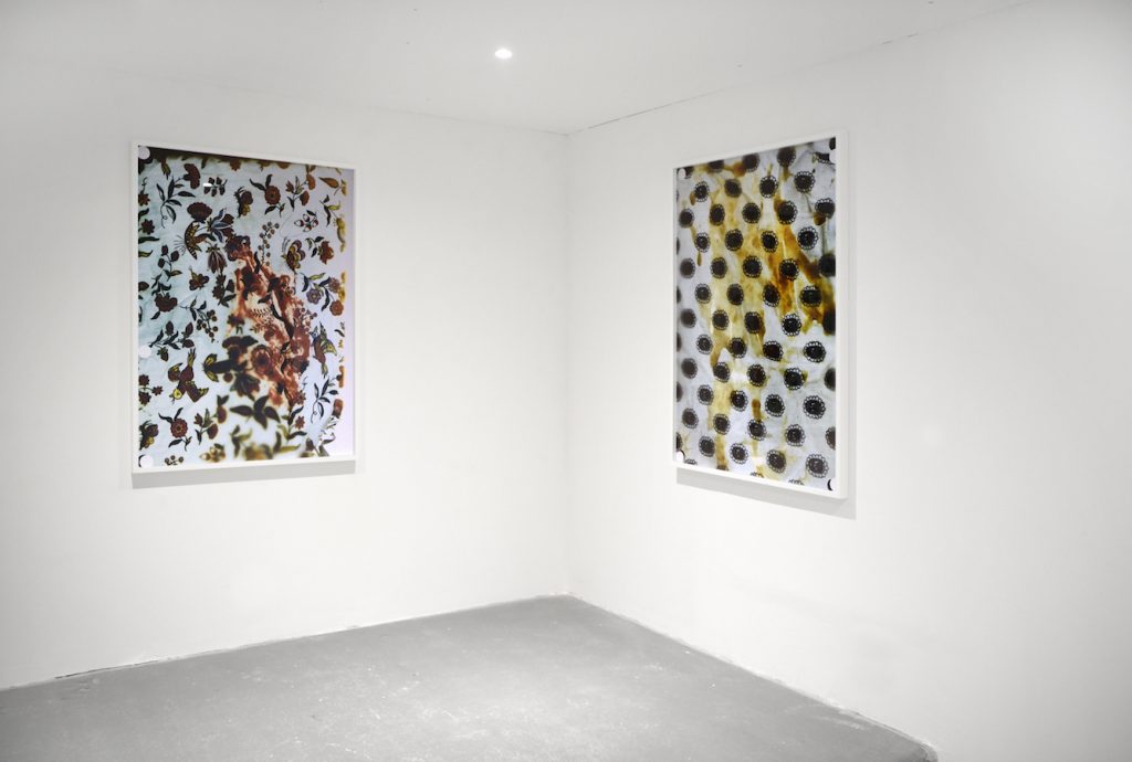 Vue d'exposition Les Chemises de mon père de Baptiste Rabichon au CACN - centre d’art contemporain de Nîmes Courtesy artiste Photo CACN