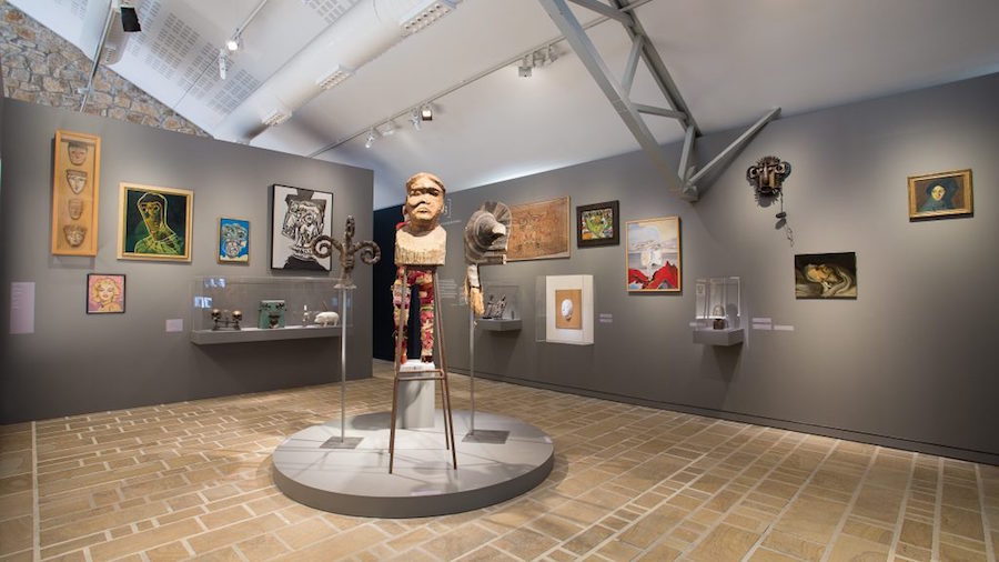 Collection de Jean-Jacques Lebel, Vue de l'exposition "Cabinets de curiosités", Photo N. Savale © FHEL, 2019