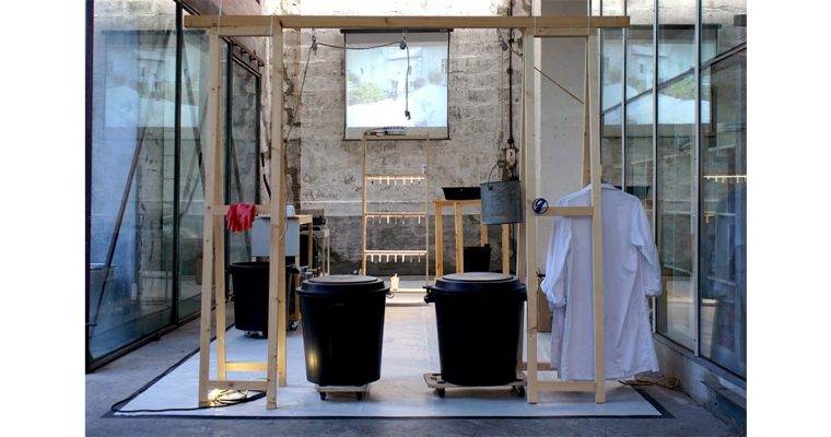 Charlie Chine, LA MAISON DE PAPIER