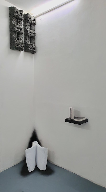 Benoit Travers. Vue de l'exposition Ébrèchement De la certitude